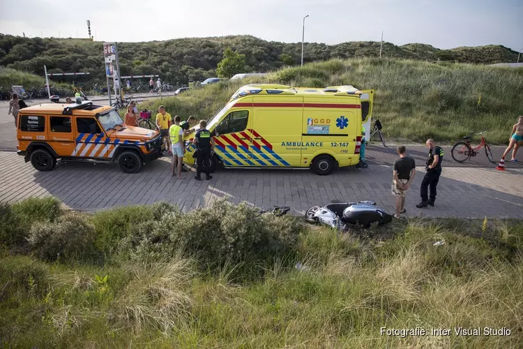 Scooterrijder gewond na botsing met fietser bij inhaalactie