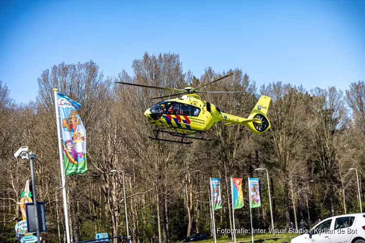 Man bekneld onder boom in Bennebroek