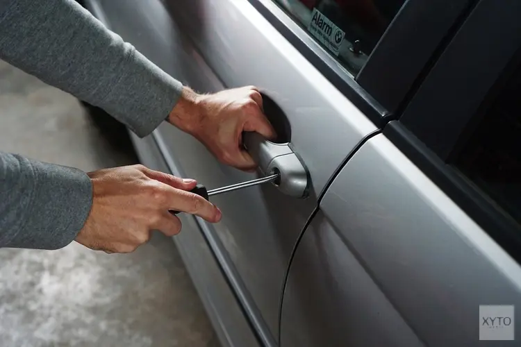 Onderzoek: Vorig jaar bijna 11.900 auto-inbraken in Noord-Holland